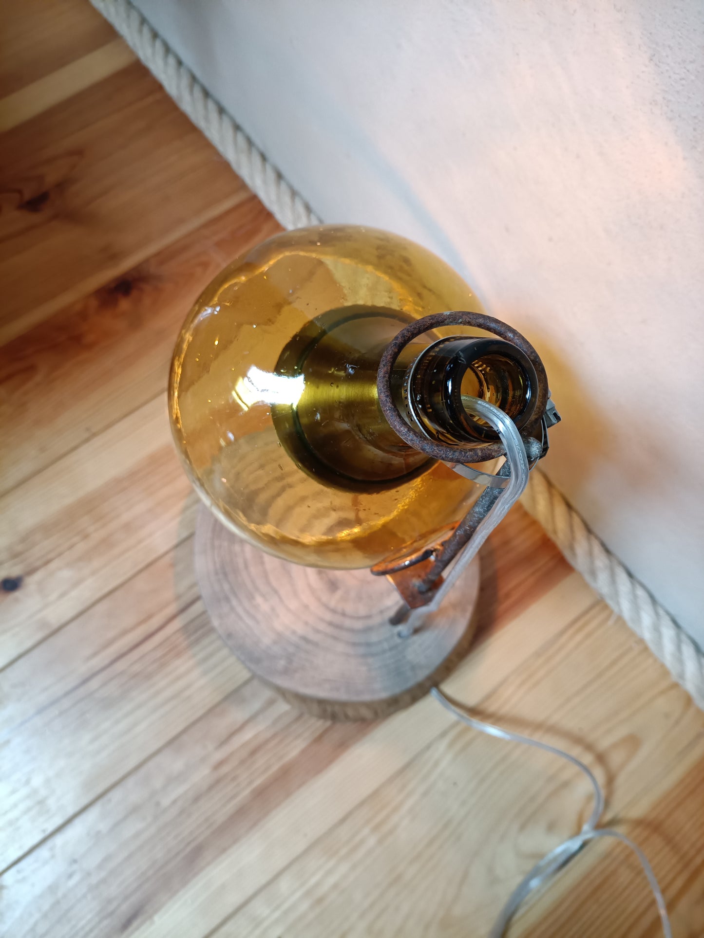 Candeeiro de mesa garrafão