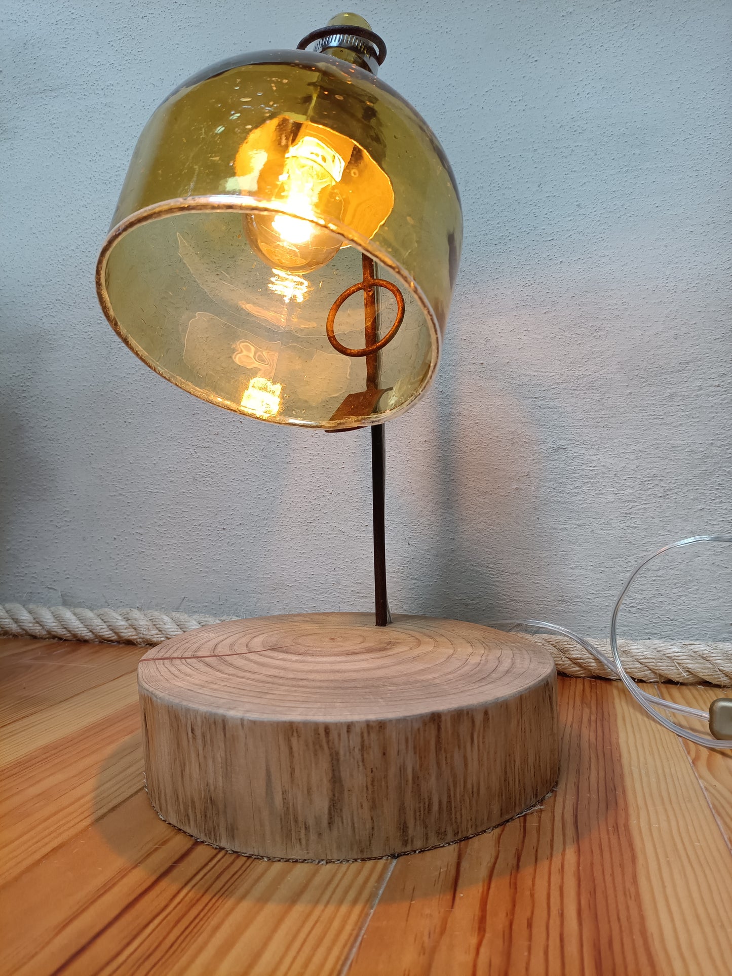 Candeeiro de mesa garrafão