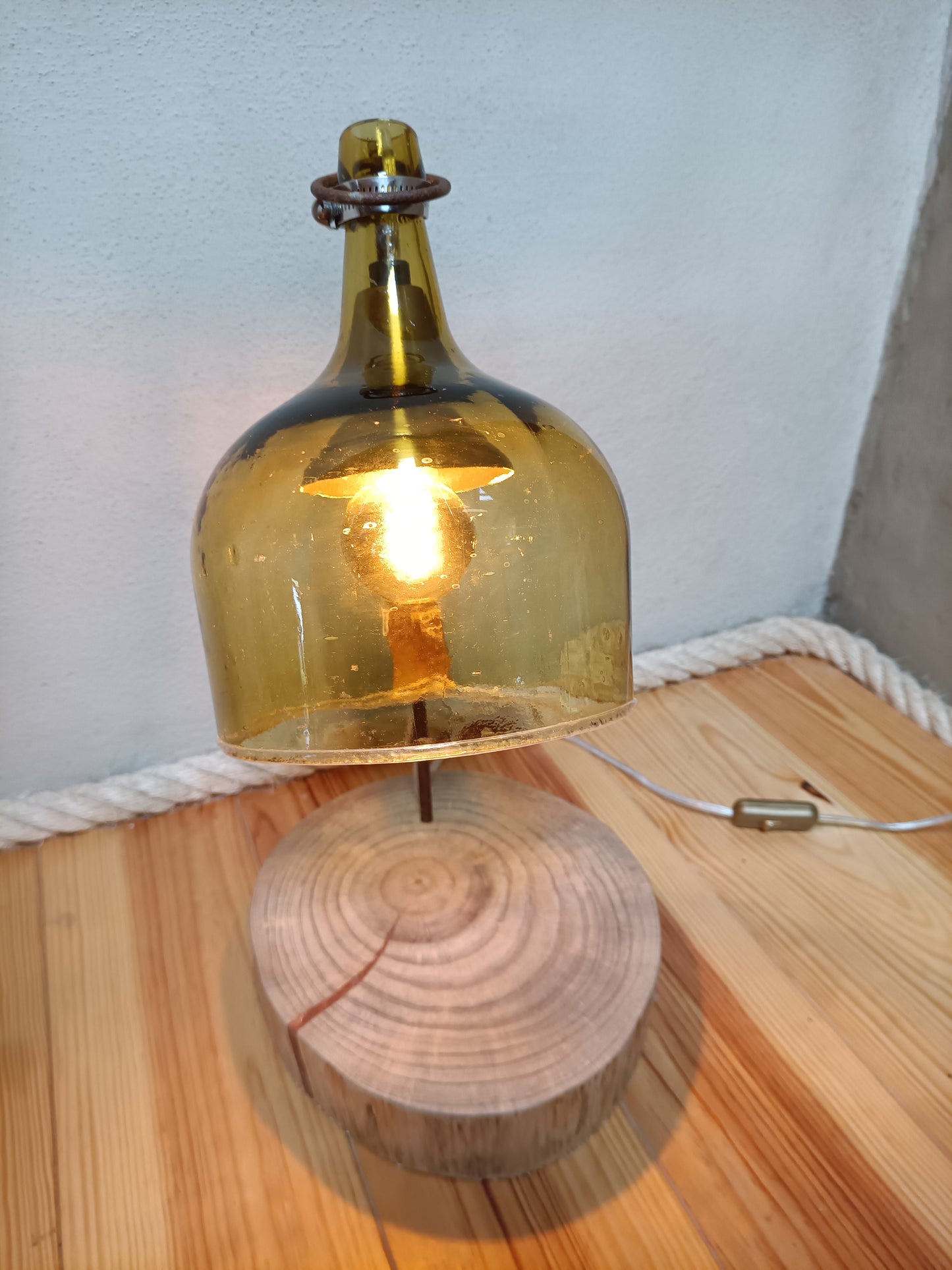 Candeeiro de mesa garrafão