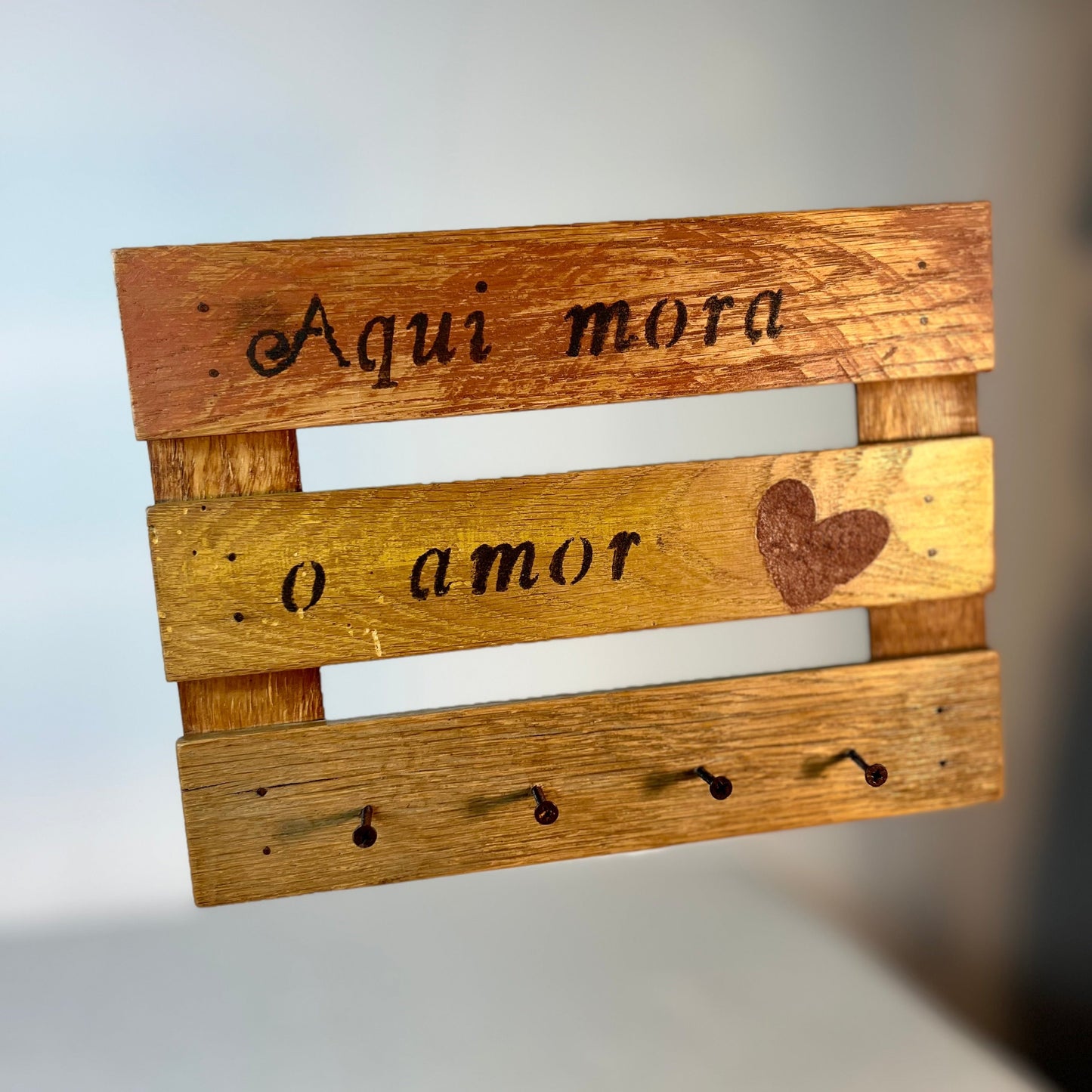 Chaveiro "Aqui mora o Amor"