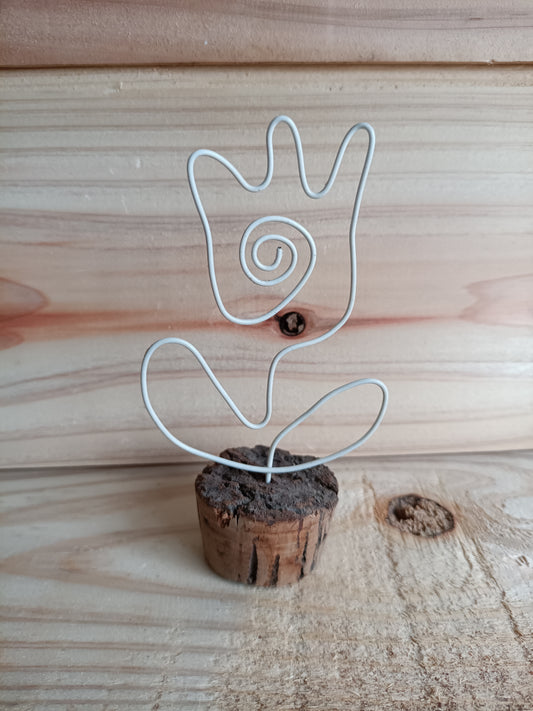 Figuras em Arame com Base de Rolha – Arte Minimalista e Sustentável (Unidade)